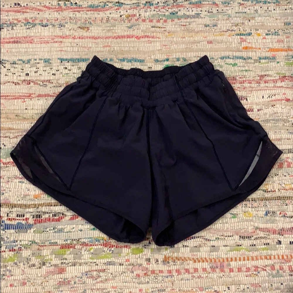 lululemon tall hotty hot shorts (navy blue)